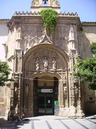 Entrada a la antigua capilla del Hospital de San Sebastián, hoy Punto de Información Turística.