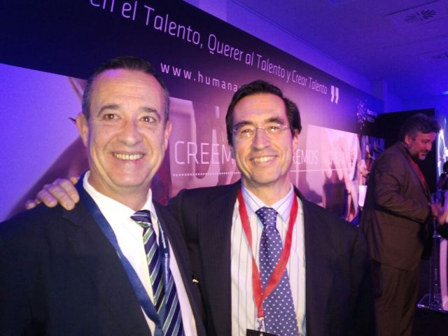 CON MARIO ALONSO PUIG EN LA PRESENTACIÓN DE HUMAN AGE INSTITUTE (SEVILLA)