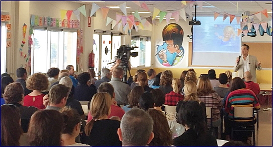 Álbum, pinchado sobre la foto